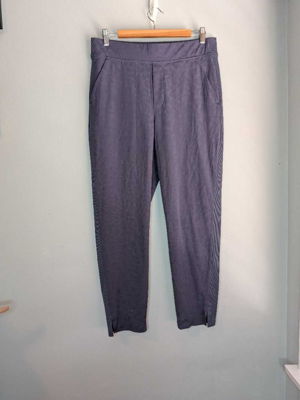 Athleta Size 12 Blue Textured Brooklyn Mid Rise Pull On Ankle Athletic Pants
